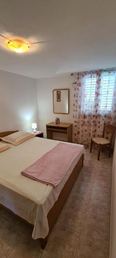 Apartmani Fani Supetar Exterior foto